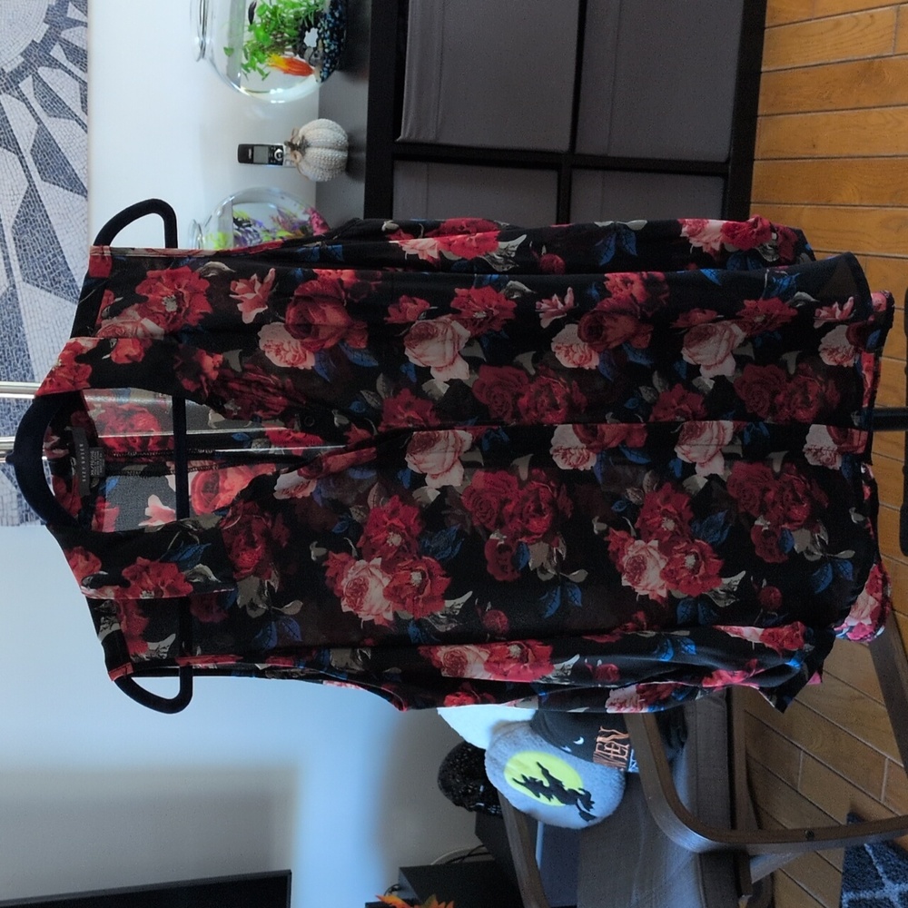Suzy Shier Red and Black Floral Top